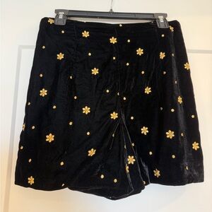 NWT SEZANE Nick Shorts Size 6
